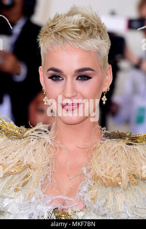 Katy Perry die Teilnahme an der Metropolitan Museum der Kunst Kostüm Institut Benefiz-gala 2018 in New York, USA. Stockfoto