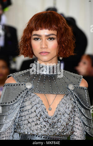 Zendaya Teilnahme an das Metropolitan Museum der Kunst Kostüm Institut Benefiz-gala 2018 in New York, USA. PRESS ASSOCIATION Foto. Bild Datum: Bild Datum: Montag, 7. Mai 2018. Siehe PA Geschichte SHOWBIZ MET Gala. Foto: Ian West/PA-Kabel Stockfoto