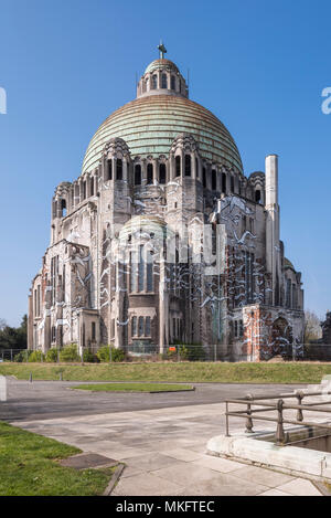 Weltkrieg Memorial, Denkmal Interallié, Kirche, église Sacré-coeur et Notre-Dame-de-Lourdes, Lüttich, Wallonien, Belgien Stockfoto