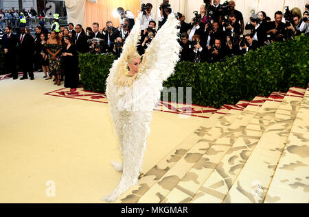 Katy Perry die Teilnahme an der Metropolitan Museum der Kunst Kostüm Institut Benefiz-gala 2018 in New York, USA. Stockfoto