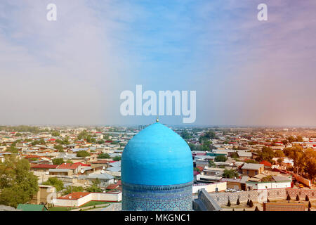 Foto von Landschaft, die Aussicht von oben Sehenswürdigkeiten der Panorama von Samarkand sonnigen Tag Stockfoto