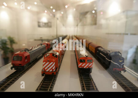 Miniaturformat-Modelleisenbahnen auf Anzeige Stockfoto