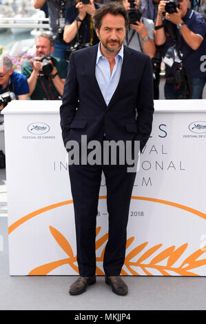 Cannes, Frankreich. 08 Mai, 2018. 71. Filmfestival in Cannes 2018, Photocall Maitre de Cerimonie. Im Bild: Edouard Baer Credit: Unabhängige Fotoagentur/Alamy leben Nachrichten Stockfoto