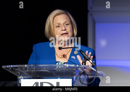 Washington, DC, USA. 8. Mai, 2018. Vertreter ILEANA ROS- LEHTINEN, (R-FL), an der Anti-Defamation League (ADL) National Leadership Summit in Washington, DC am 8. Mai 2018 Credit: Michael Brochstein/ZUMA Draht/Alamy leben Nachrichten Stockfoto