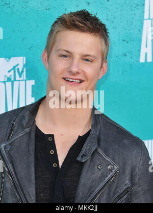Alexander Ludwig bei den MTV Movie Awards 2012 an der Universal Amphitheater in Los Angeles. Alexander Ludwig Red Carpet Event, Vertikal, USA, Filmindustrie, Prominente, Fotografie, Bestof, Kunst, Kultur und Unterhaltung, Topix Prominente Fashion/Vertikal, Besten, Event in Hollywood Leben - Kalifornien, Roter Teppich und backstage, USA, Film, Stars, Film Stars, TV Stars, Musik, Promis, Fotografie, Bestof, Kunst, Kultur und Unterhaltung, Topix, headshot, vertikal, eine Person aus dem Jahr 2012, Anfrage tsuni@Gamma-USA.com Stockfoto