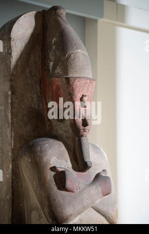 London. England. British Museum. Malte Osiride Statue der ägyptischen Pharao Amenophis ich mit Rot und Schwarz lackiert Detail, Ca. 1510 v. Chr., aus dem Vorl. Stockfoto