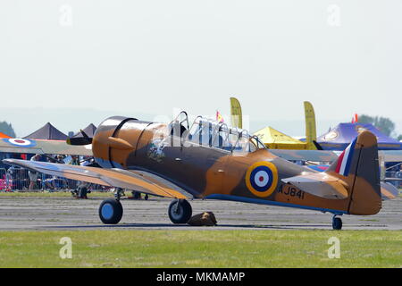 North American Harvard T6-AJ841 an die Abingdon Air & Land angezeigt Stockfoto