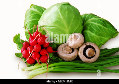 Frisches Gemüse auf einem weißen Hintergrund. Stockfoto