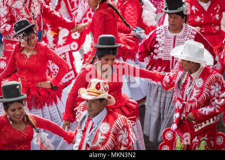 LA PAZ, BOLIVIEN - 11. FEBRUAR 2018: Tänzer in La Paz Karneval in Bolivien. Stockfoto