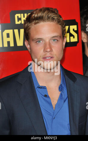 Jonny Weston auf der Jagd nach Mavericks Premiere an der Waldung Theater in Los Angeles. Jonny Weston 111 Red Carpet Event, Vertikal, USA, Filmindustrie, Prominente, Fotografie, Bestof, Kunst, Kultur und Unterhaltung, Topix Prominente Fashion/Vertikal, Besten, Event in Hollywood Leben - Kalifornien, Roter Teppich und backstage, USA, Film, Stars, Film Stars, TV Stars, Musik, Promis, Fotografie, Bestof, Kunst, Kultur und Unterhaltung, Topix, headshot, vertikal, eine Person aus dem Jahr 2012, Anfrage tsuni@Gamma-USA.com Stockfoto