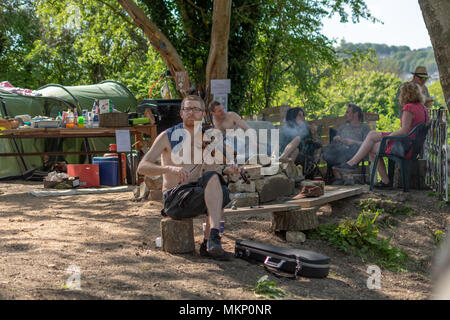 Badewanne, Großbritannien - 7 Mai 2018 Fiddler am Tag Festival. Feier des traditionellen Frühling Urlaub in Somerset, England Stockfoto