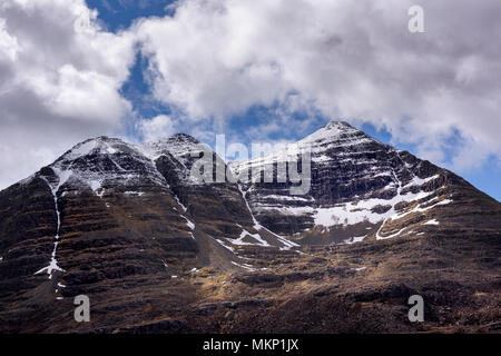 NE Aspekt von Liathach mit Spidean a' Choire Leith und der nördlichen Kante auf der rechten Seite. Liathach ist ein Berg in den Torridon, Wester Ross NW Schottland Stockfoto