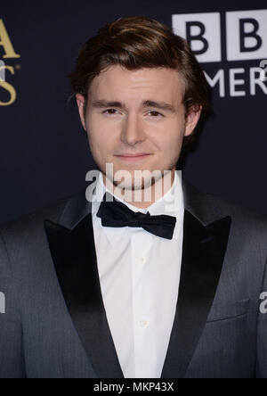 Jeremy Irvine bei der BAFTA-Los Angeles Jaguar Britannia Awards 2014 präsentiert von BBC America und United Airlines im Beverly Hilton Hotel in Los Angeles. Jeremy Irvine053 Red Carpet Event, Vertikal, USA, Filmindustrie, Prominente, Fotografie, Bestof, Kunst, Kultur und Unterhaltung, Topix Prominente Fashion/Vertikal, Besten, Event in Hollywood Leben - Kalifornien, Roter Teppich und backstage, USA, Film, Stars, Film Stars, TV Stars, Musik, Promis, Fotografie, Bestof, Kunst, Kultur und Unterhaltung, Topix, headshot, vertikal, eine Person, von der das Jahr, Stockfoto