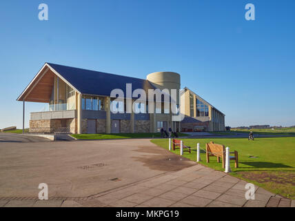 Die neue Carnoustie Links House Clubhaus gebaut für die 147. Öffnen Sie am Kurs im Jahr 2018 gehalten werden. Carnoustie, Angus, Schottland. Stockfoto