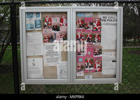 Ansage bei Norwood Park Dog Park in Chicago, Illinois. Stockfoto