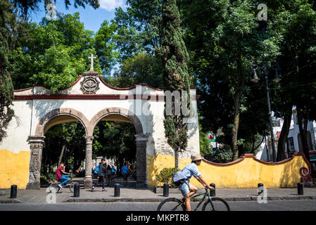 Arcos del Jardín del Centenario-Bögen der Centennial Garden, Coyoacan, Mexiko City, Mexiko Stockfoto