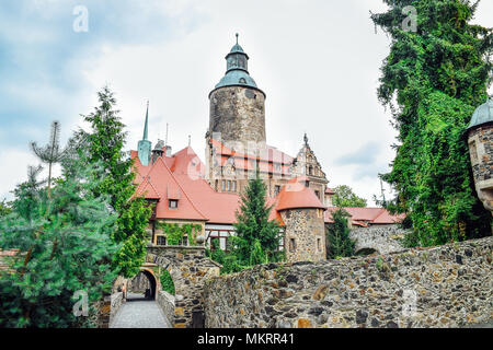 Czocha - mittelalterliche Wehrburg im XII Jahrhundert auf den Süden Polens gebaut. Stockfoto