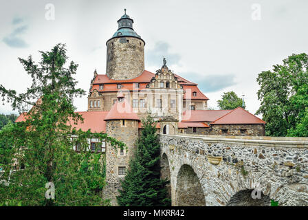 Czocha - mittelalterliche Wehrburg im XII Jahrhundert auf den Süden Polens gebaut. Stockfoto