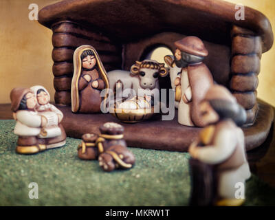 Krippe mit Figuren Weihnachten religiöse Tradition Stockfoto