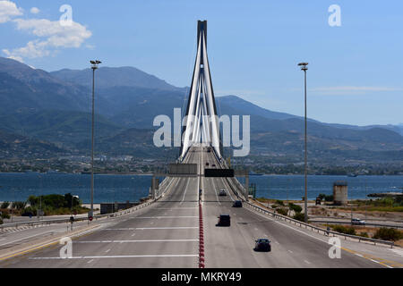 Multi-span Schrägseilbrücke Charilaos Trikoupis Brücke, Patra, Griechenland Stockfoto