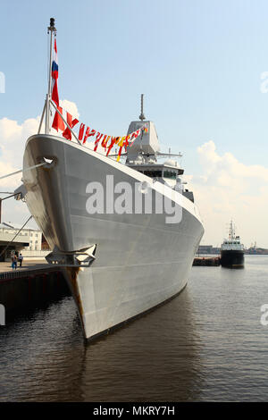 Militärische marine Flaggen auf einem Kriegsschiff Stockfoto