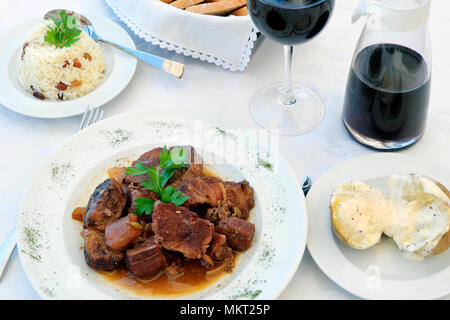 Rindfleisch Teller von Taverna Os Templários, Monsaraz, Portugal Stockfoto