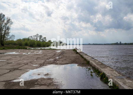 Die wilde Ufer der Weichsel in Polen. Stockfoto