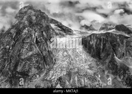 Dramatische Luftaufnahmen von hängenden Gletscher im Denali NP in Alaska Stockfoto