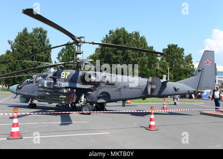 St. Petersburg Russland Jule 5, 2013 Kampfhubschrauber Ka-52 Alligator arme Ausstellung Stockfoto