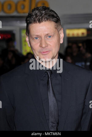 Andrew Niccol - Direktor am In der Zeit Premiere auf dem Westwood Village Theater in Los Angeles. Andrew Niccol - Direktor 41 Red Carpet Event, Vertikal, USA, Filmindustrie, Prominente, Fotografie, Bestof, Kunst, Kultur und Unterhaltung, Topix Prominente Fashion/Vertikal, Besten, Event in Hollywood Leben - Kalifornien, Roter Teppich und backstage, USA, Film, Stars, Film Stars, TV Stars, Musik, Promis, Fotografie, Bestof, Kunst, Kultur und Unterhaltung, Topix, headshot, vertikal, eine Person aus dem Jahr 2011, Anfrage tsuni@Gamma-USA.com Stockfoto