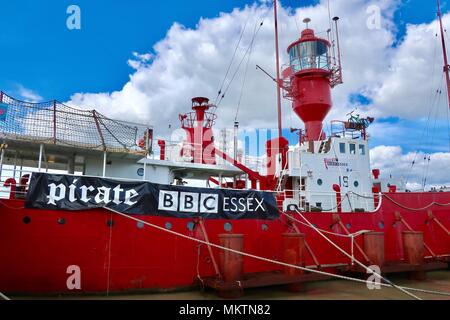 LV 18 Das Boot schaukelte. Radio Caroline Pirate radio Schiff im Dock, Ha'penny Pier, Harwich, Essex. Mai 2018. Stockfoto