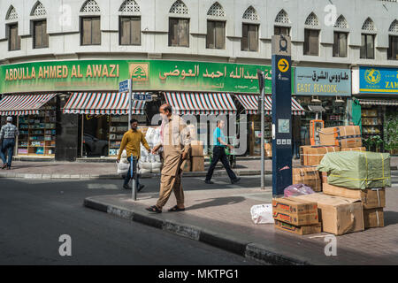 Gewürze für den Verkauf in der Spice Market der Altstadt Souk von Dubai, Vereinigte Arabische Emirate, Naher Osten. Stockfoto