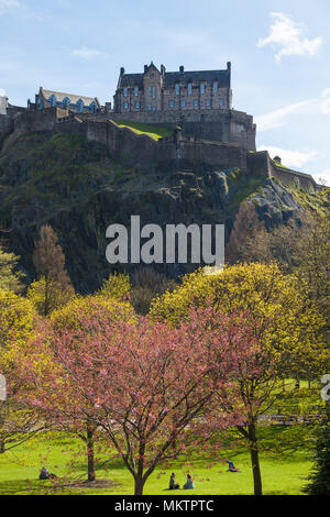 Das Edinburgh Castle von der Princess Street Edinburgh Schottland gesehen. Stockfoto