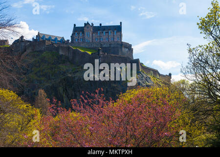 Das Edinburgh Castle von der Princess Street Edinburgh Schottland gesehen. Stockfoto