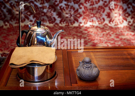Kaffee Zahlen sind 'Parfüm-Keepers' einer Tee- tisch. Diese sind manchmal lustige und komische, manchmal ernst und strenge Statuen, die den Hirten schmücken, b Stockfoto