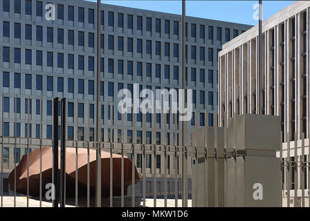 Haupteingang der neuen Zentrale des deutschen Bundesnachrichtendienstes BND BND in der deutschen Hauptstadt Berlin auf der Chaus Stockfoto