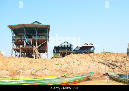 Stelze Wohnungen an der Mündung des Tonle Sap See Siem Reap Kambodscha Asien Stockfoto