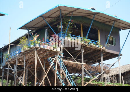 Stelze Wohnungen an der Mündung am Tonle Sap See Siem Reap Kambodscha Asien Stockfoto