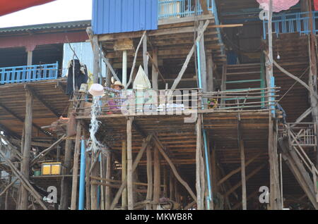 Stelze Wohnungen an der Mündung am Tonle Sap See Siem Reap Kambodscha Asien Stockfoto