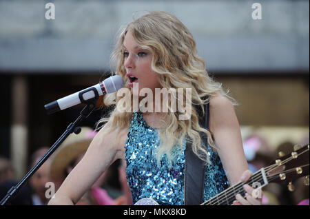 Taylor Swift führt auf der NBC Today Show Toyota Konzertreihe im Rockefeller Center in New York City. 29. Mai 2009. Credit: Dennis Van Tine/MediaPunch Stockfoto