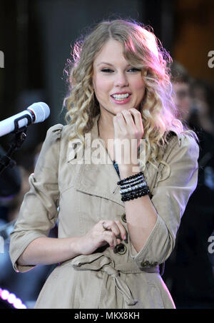 Taylor Swift führt auf der NBC Today Show Toyota Konzertreihe im Rockefeller Center in New York City. 29. Mai 2009. Credit: Dennis Van Tine/MediaPunch Stockfoto