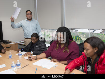 Spezielles Programm für Teens und jungen Erwachsenen finanzielle Allgemeinbildung komplette High School GED-Programme zu erlernen und für heute in der Welt der Arbeit vorbereiten. L Stockfoto