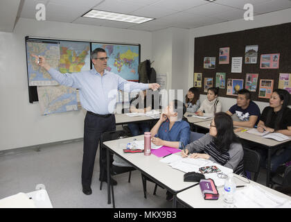 Englisch als zweite Sprache Klasse für neue Einwanderer in New York City an der Lower East Side in Manhattan, New York City. Stockfoto