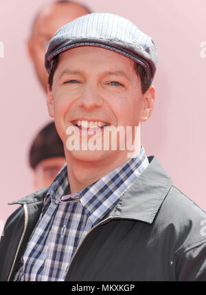 Sean Hayes an den drei Stooges Los Angeles Premiere auf der Chinese Theatre in Los Angeles. Sean Hayes 06 Red Carpet Event, Vertikal, USA, Filmindustrie, Prominente, Fotografie, Bestof, Kunst, Kultur und Unterhaltung, Topix Prominente Fashion/Vertikal, Besten, Event in Hollywood Leben - Kalifornien, Roter Teppich und backstage, USA, Film, Stars, Film Stars, TV Stars, Musik, Promis, Fotografie, Bestof, Kunst, Kultur und Unterhaltung, Topix, headshot, vertikal, eine Person aus dem Jahr 2012, Anfrage tsuni@Gamma-USA.com Stockfoto