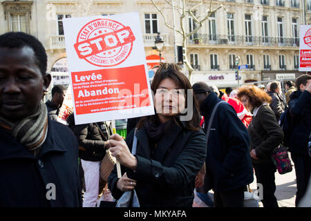 Paris, Frankreich 2016. Politische Aktivisten und Demonstranten, die sich gegen den Ausnahmezustand zu demonstrieren Stockfoto