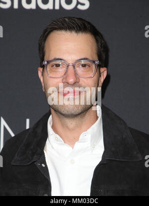 West Hollywood, CA. 8. Mai, 2018. Edward Kitsis, an der Einst Reihe Finale an der London in West Hollywood, Kalifornien am 8. Mai 2018. Credit: MediaPunch Inc/Alamy leben Nachrichten Stockfoto