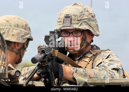 Zambales, Philippinen. 9. Mai, 2018. US-Soldaten beteiligen sich an der amphibische Landung Schulung als Teil der 2018 Balikatan Übungen zwischen den Philippinen und den Vereinigten Staaten in Zambales Provinz, die Philippinen, am 9. Mai 2018. Credit: rouelle Umali/Xinhua/Alamy leben Nachrichten Stockfoto