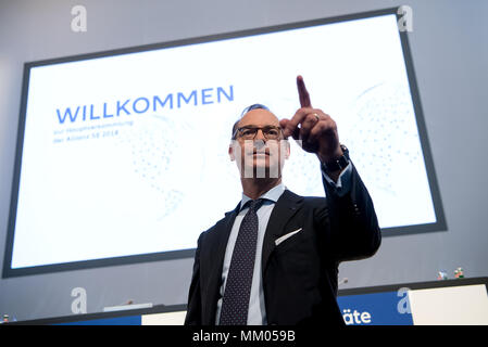 09 Mai 2018, Deutschland, München: CEO der Allianz SE, Oliver Baete, erhalten auf der Bühne vor dem Beginn der Hauptversammlung der Allianz. Foto: Sven Hoppe/dpa Stockfoto