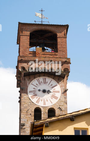 Die Torre Delle Ore oder Clock Tower, Lucca, Toskana, Italien, Europa Stockfoto