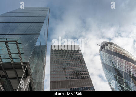 CITY OF LONDON, LONDON - SEPTEMBER 7,2017: Die Leadenhall Building, St Helens Wolkenkratzer und 30 St Mary Axe am 7. September 2017 in London. Stockfoto